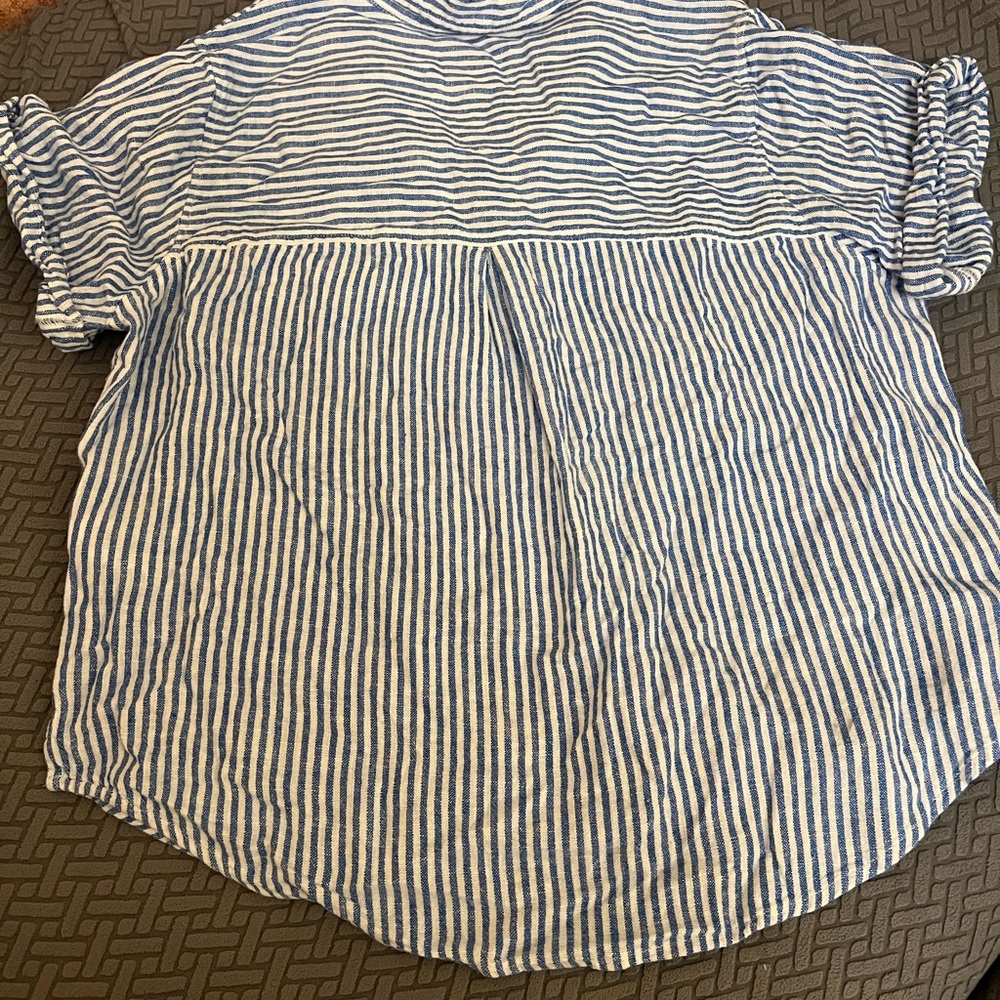 Beachy Universal Thread Blue And White Striped Sh… - image 2